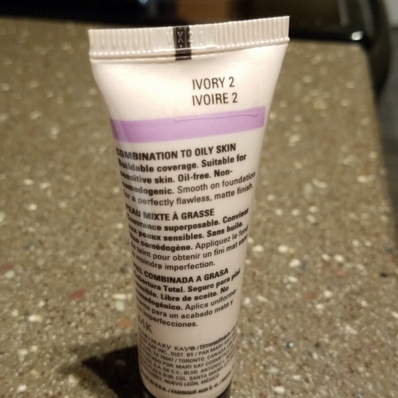 Mary Kay - Picture 3 of 7